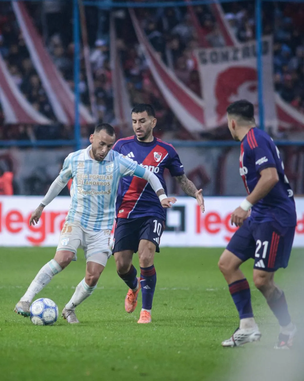 Renzo Tesuri en acción